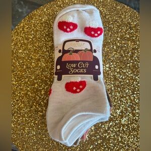 Capelli of New York NWT Multi colors design Low Cut Socks. 10 pairs . OS